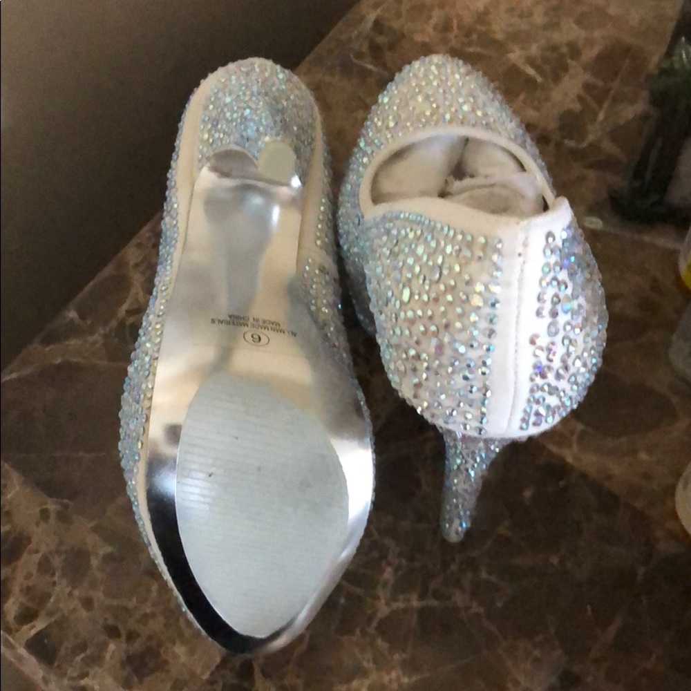 **New**Shoes - Picture 8 of 8